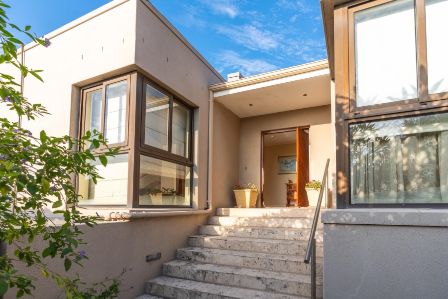 4 Bedroom Property for Sale in Fresnaye Western Cape